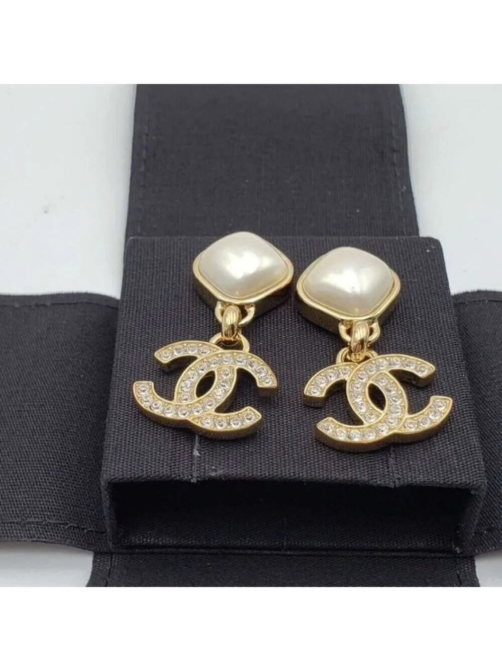 CHANEL Brand New Earrings 675-080824